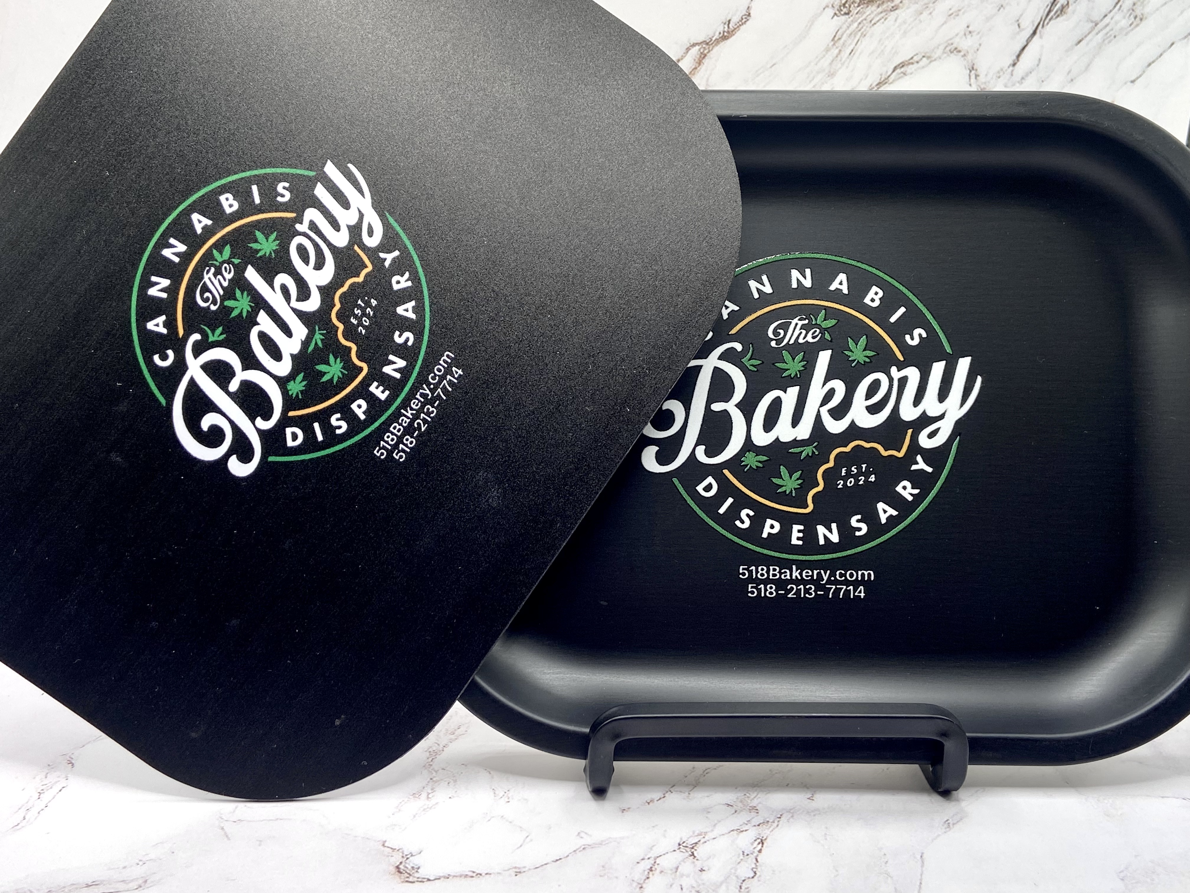 Photograph of product: Bakery Rolling Tray w/ Lid