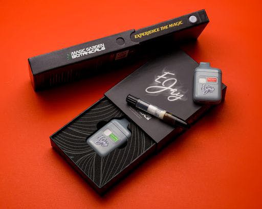 Photograph of product: Blackberry Runtz | 1g Cured au chocolat Oil Vape (Disposable)