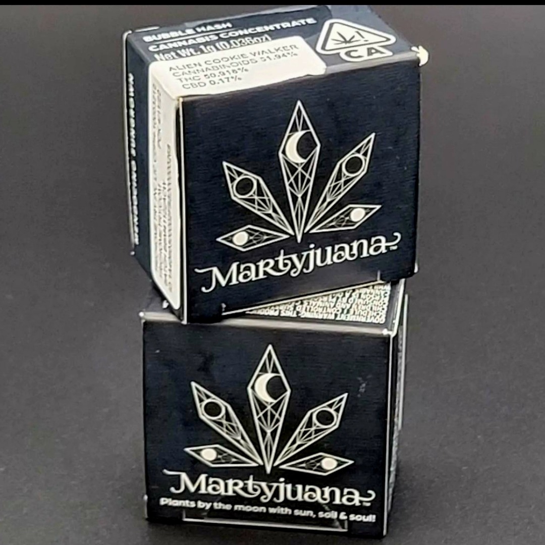 Photograph of product: Martyjuana-Green Apple Gas Bubble au chocolat 1g