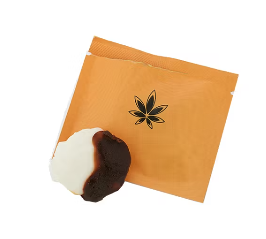 Photograph of product: 100mg - 10pk - Edibles - Black N' White Cookie - Oui'd Philosophy - REC