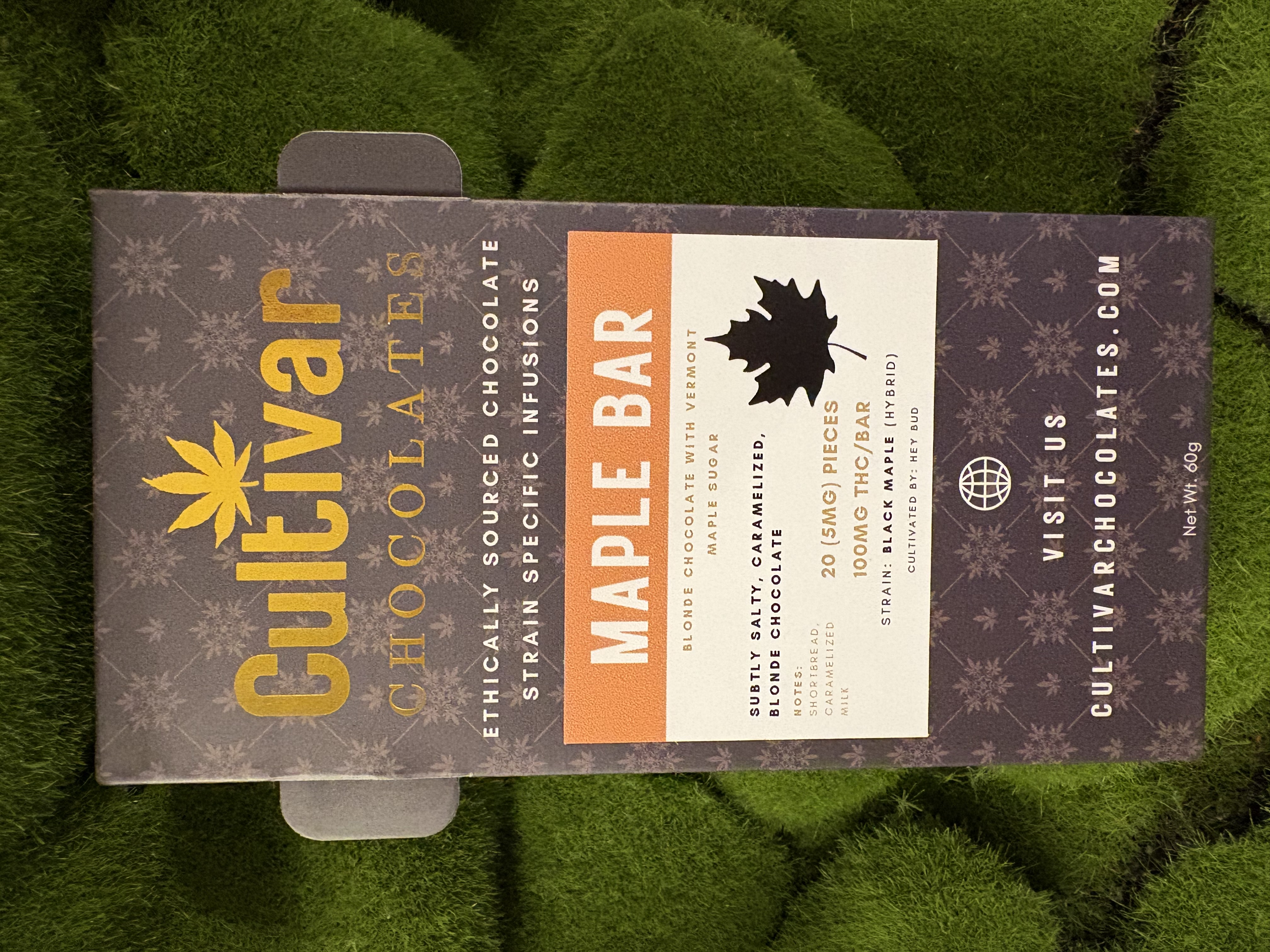 Photograph of product: 100mg Edible Pack | Maple Chocolate Bar | Cultivar Chocolates