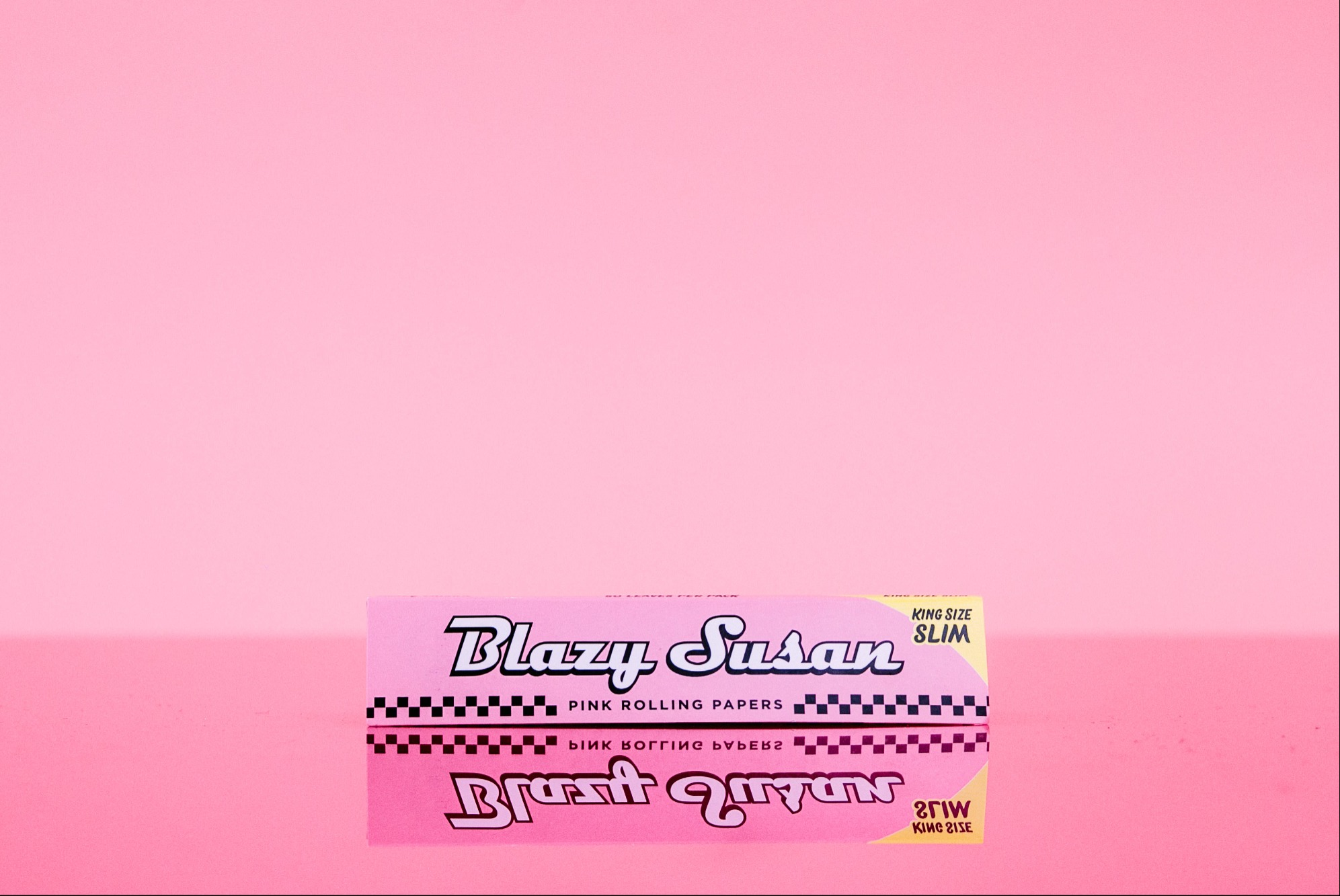 Photograph of product: Rolling Papers - King Size - Pink