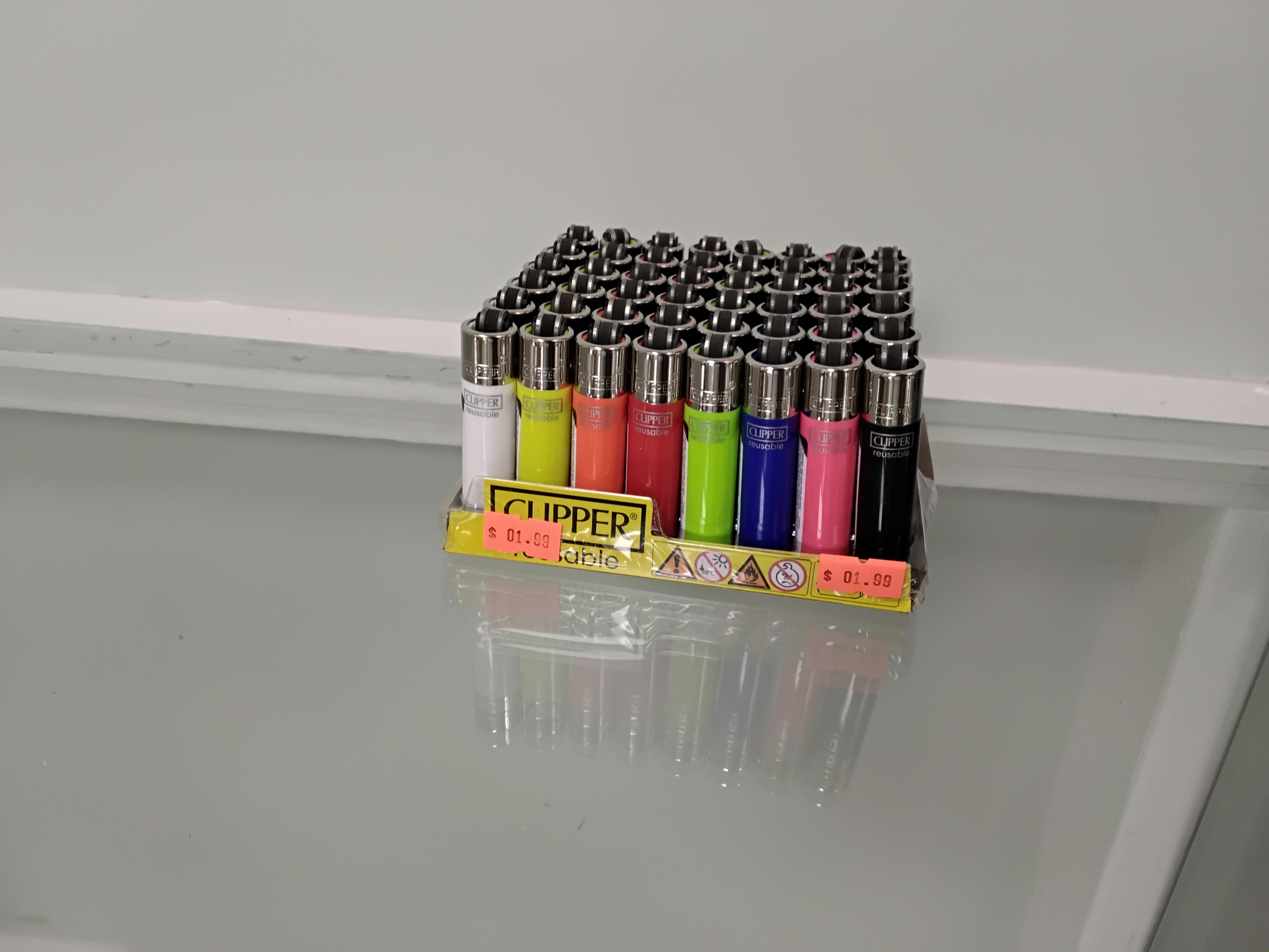 Photograph of product: Clipper Regular Lighter