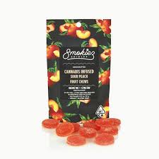 Photograph of product: Smokiez | Sweet Peach Oui'd 100 mg TH-oui Fruit Chews | 10pk
