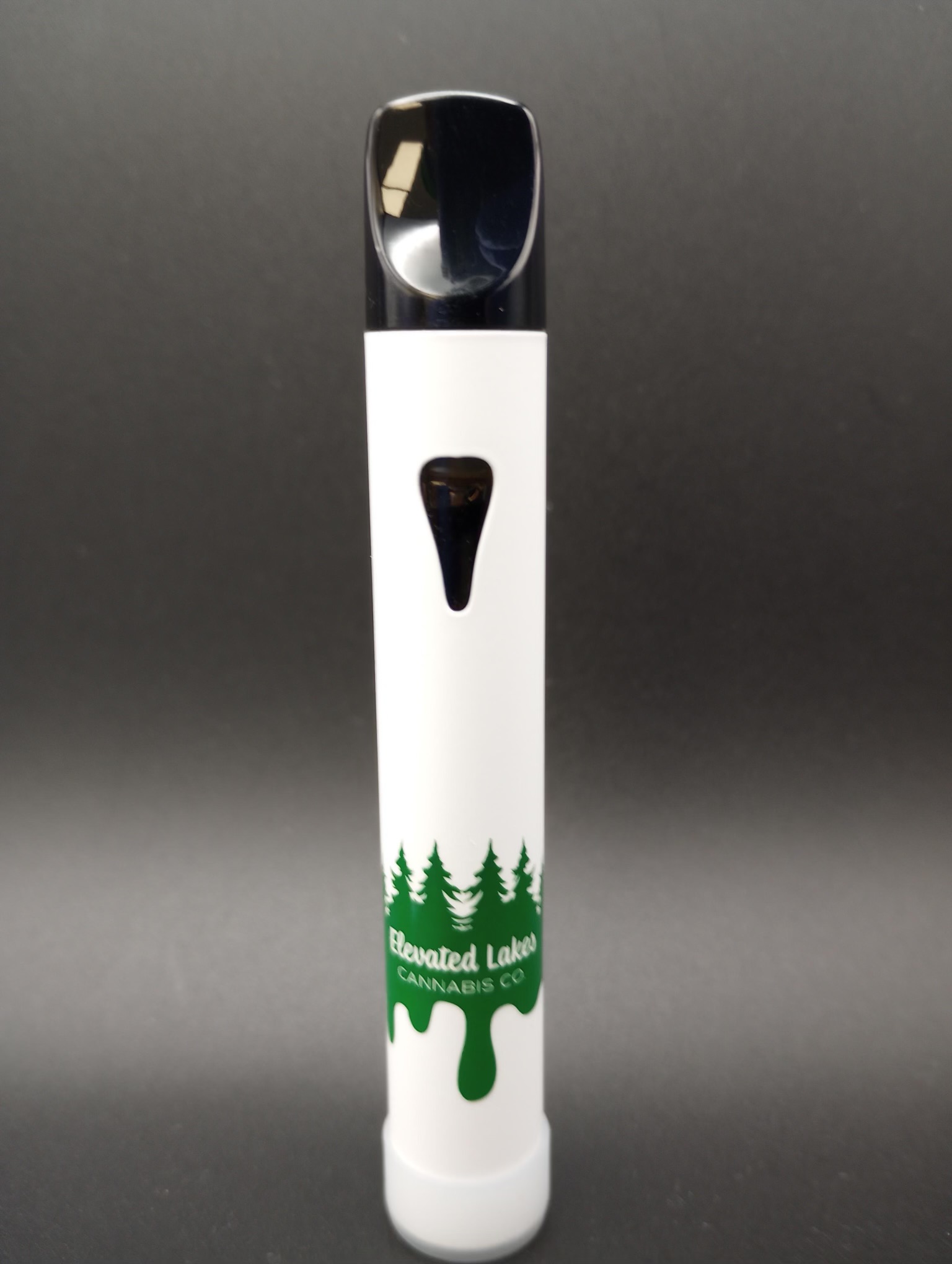 Photograph of product: Elevated Lakes | Blue Dream | Disposable Vape Oui'd