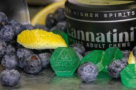 Photograph of product: Cannatini | Blueberry Lemon Drop RSO Hybrid | 20pk