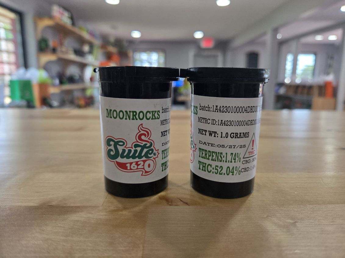Photograph of product: Suite 1620- Moonrocks