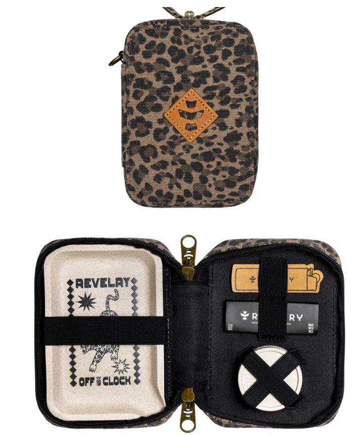 Photograph of product: Rolling Kit Traveler - Leopard