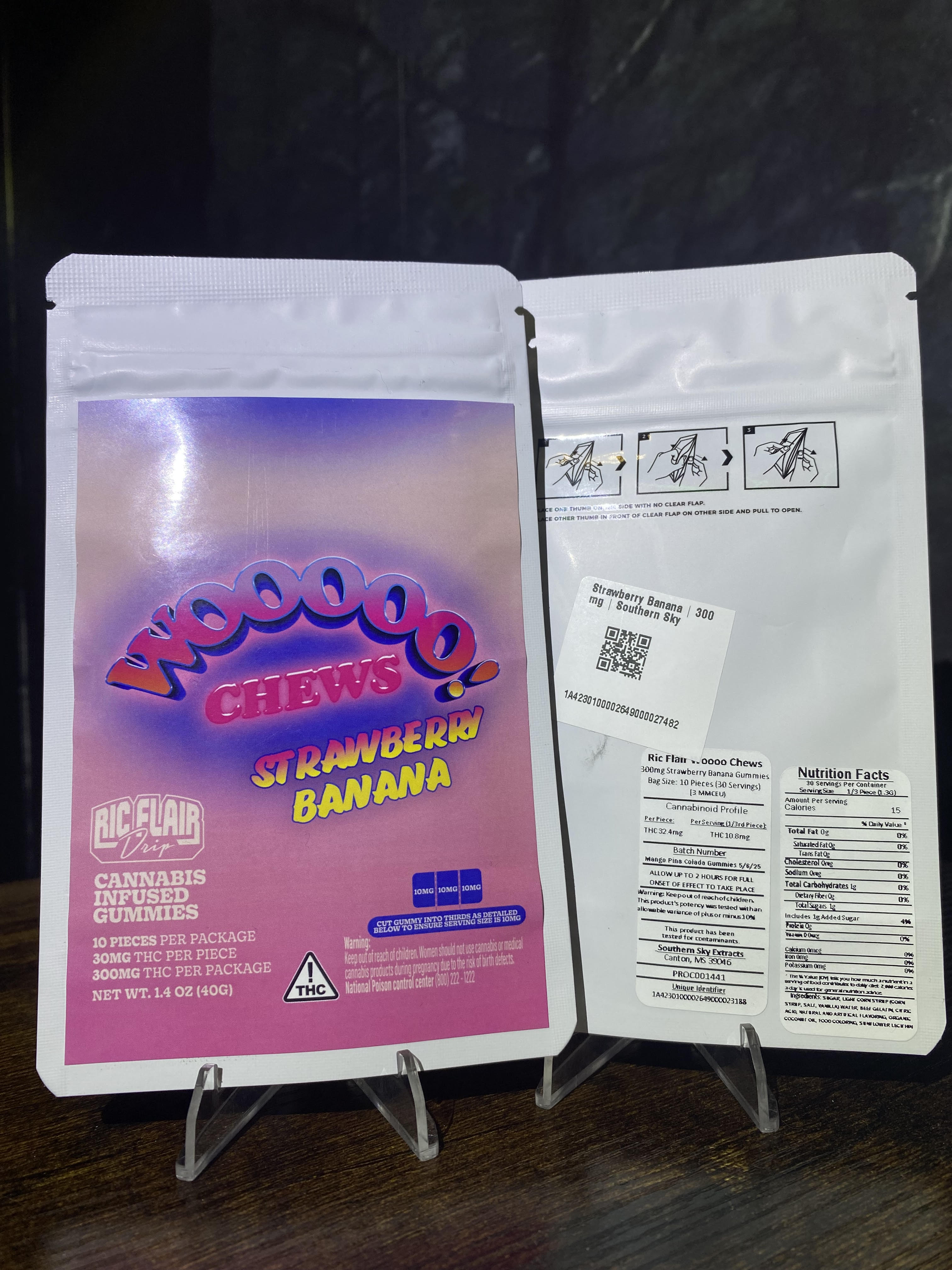 Photograph of product: Strawberry Banana | 300 mg | Southern Sky