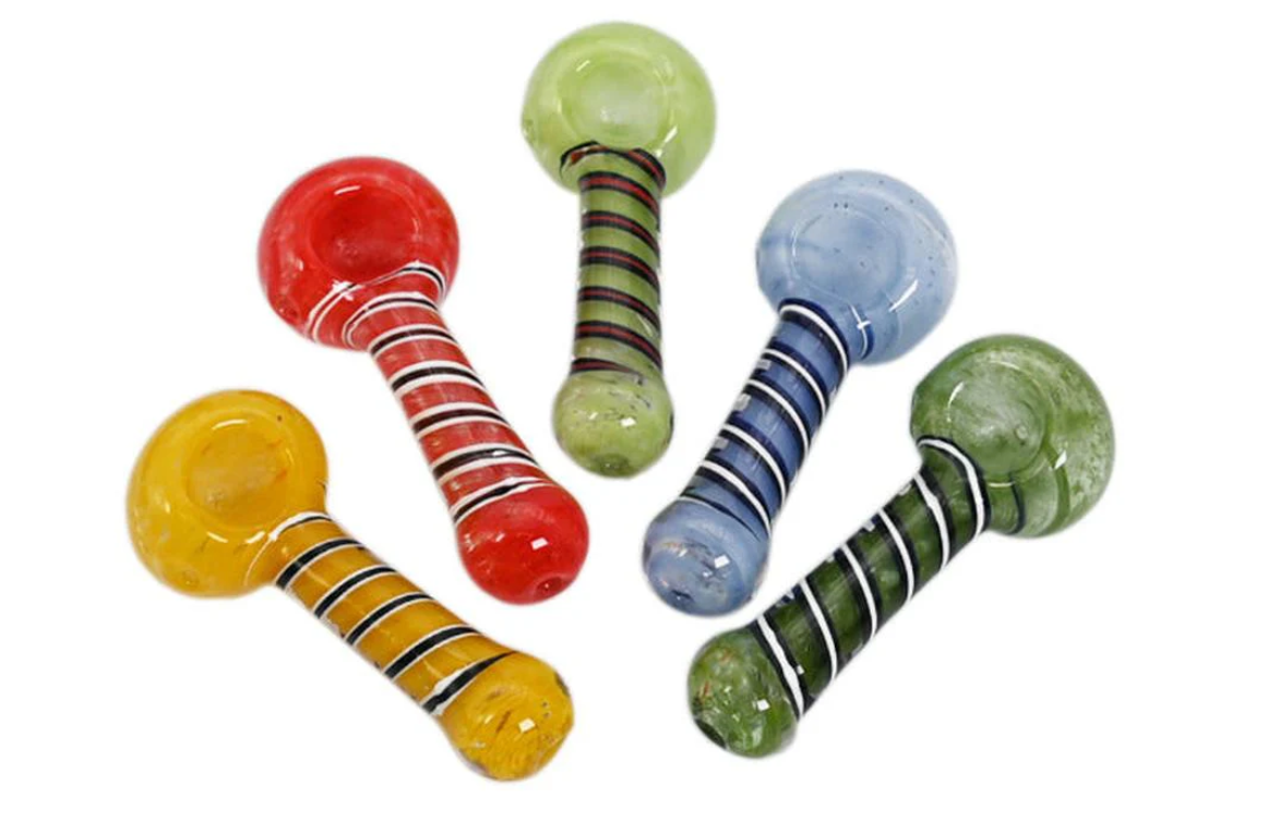 Photograph of product: 4" Spiral Color Hand Pipe