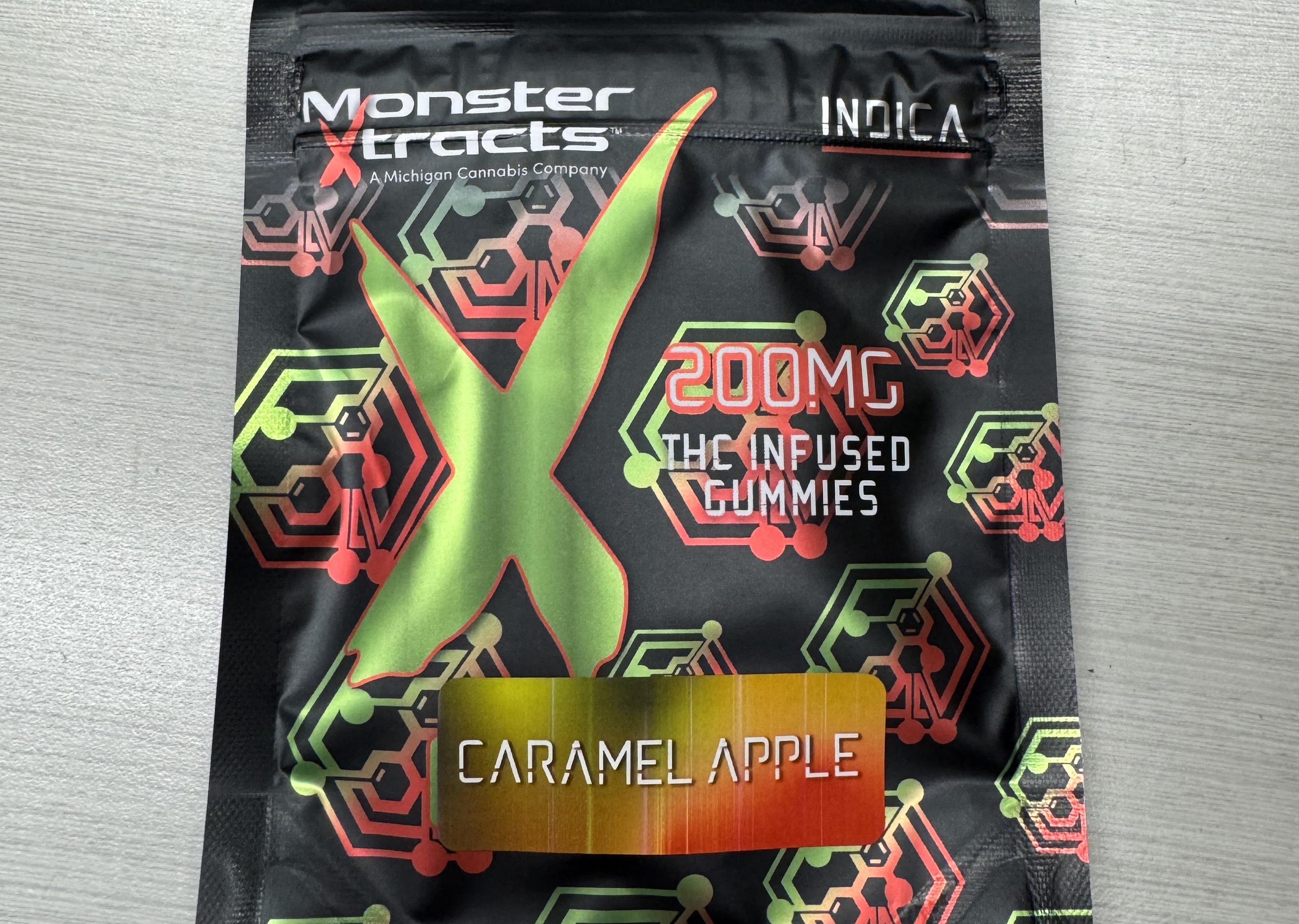 Photograph of product: Caramel Apple (20mg x 10) 200mg Gummies