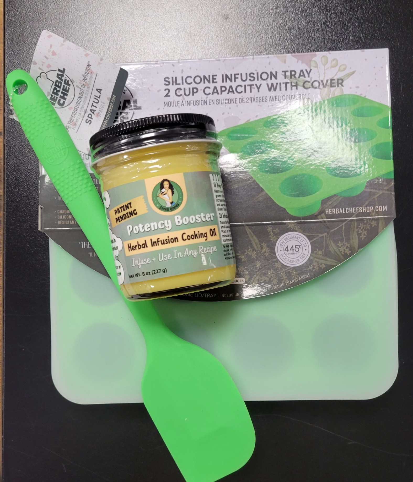 Photograph of product: Stoned Baker Bundle Gift set