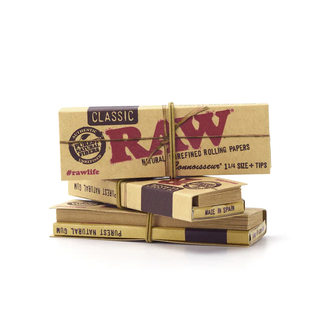 Photograph of product: Raw Connoisseur Classic Papers + Tips