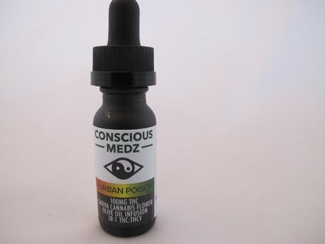 Photograph of product: Conscious Medz Durban Poison 100mg TH-oui Tincture
