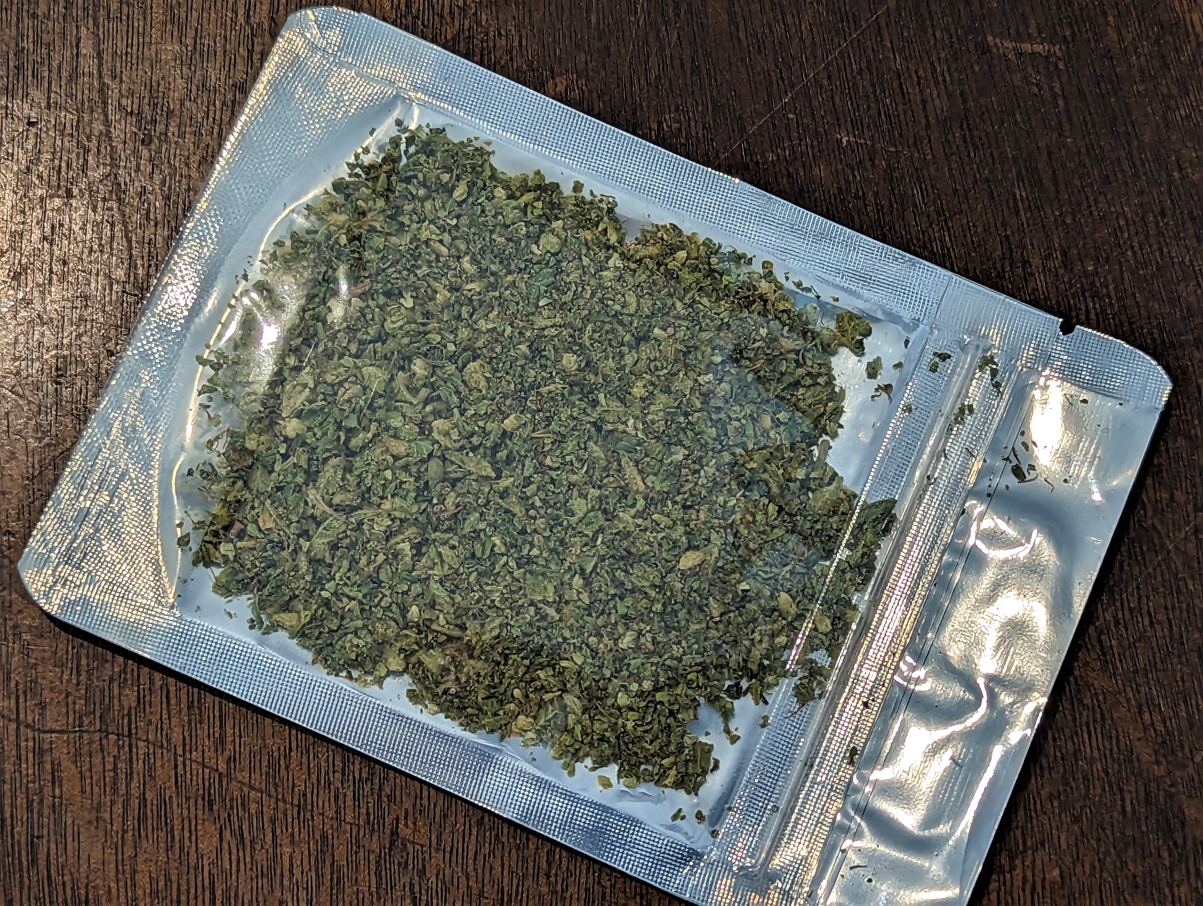 Photograph of product: Swiss Cheese - Shake Bags - Hybrid - 3.5g
