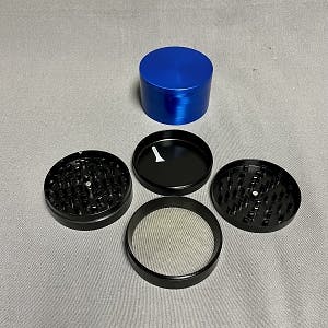 Photograph of product: 50mm Zinc 4 Piece Grinder
