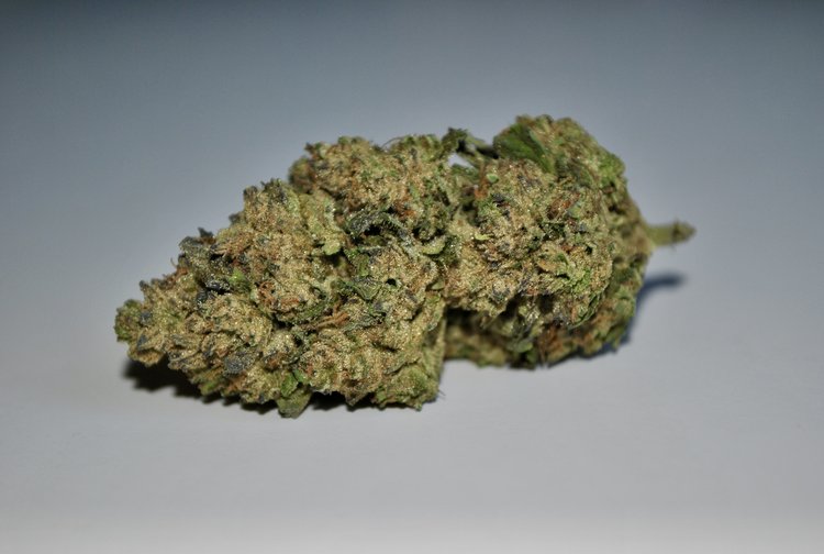 Photograph of product: BYG - Alien Punch - Flower - 14g