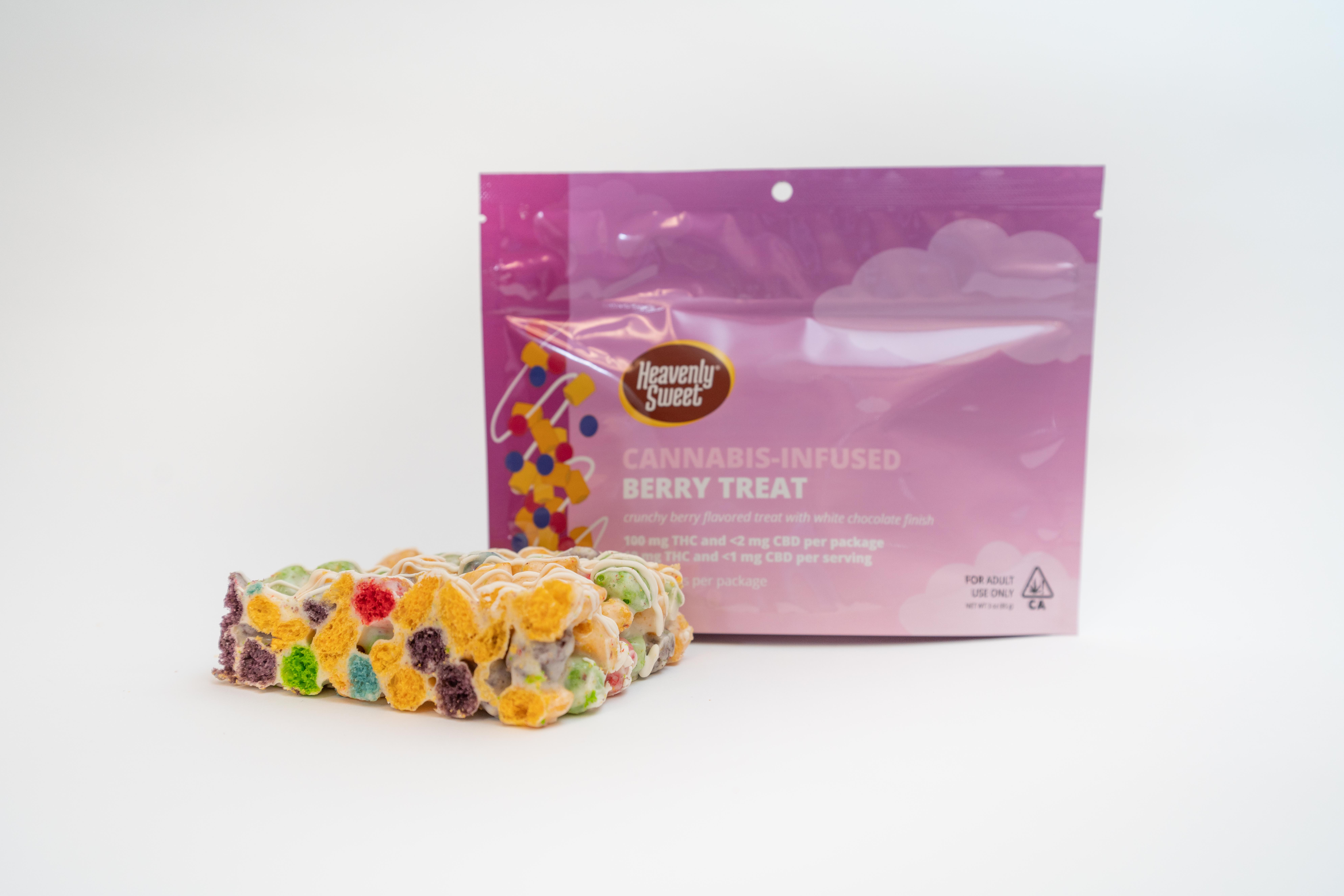 Photograph of product: Berry Crunch Treat - 100mg