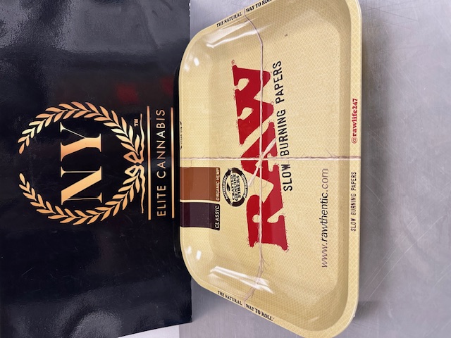 Photograph of product: Raw Rolling Metal Tray 11x13 inches