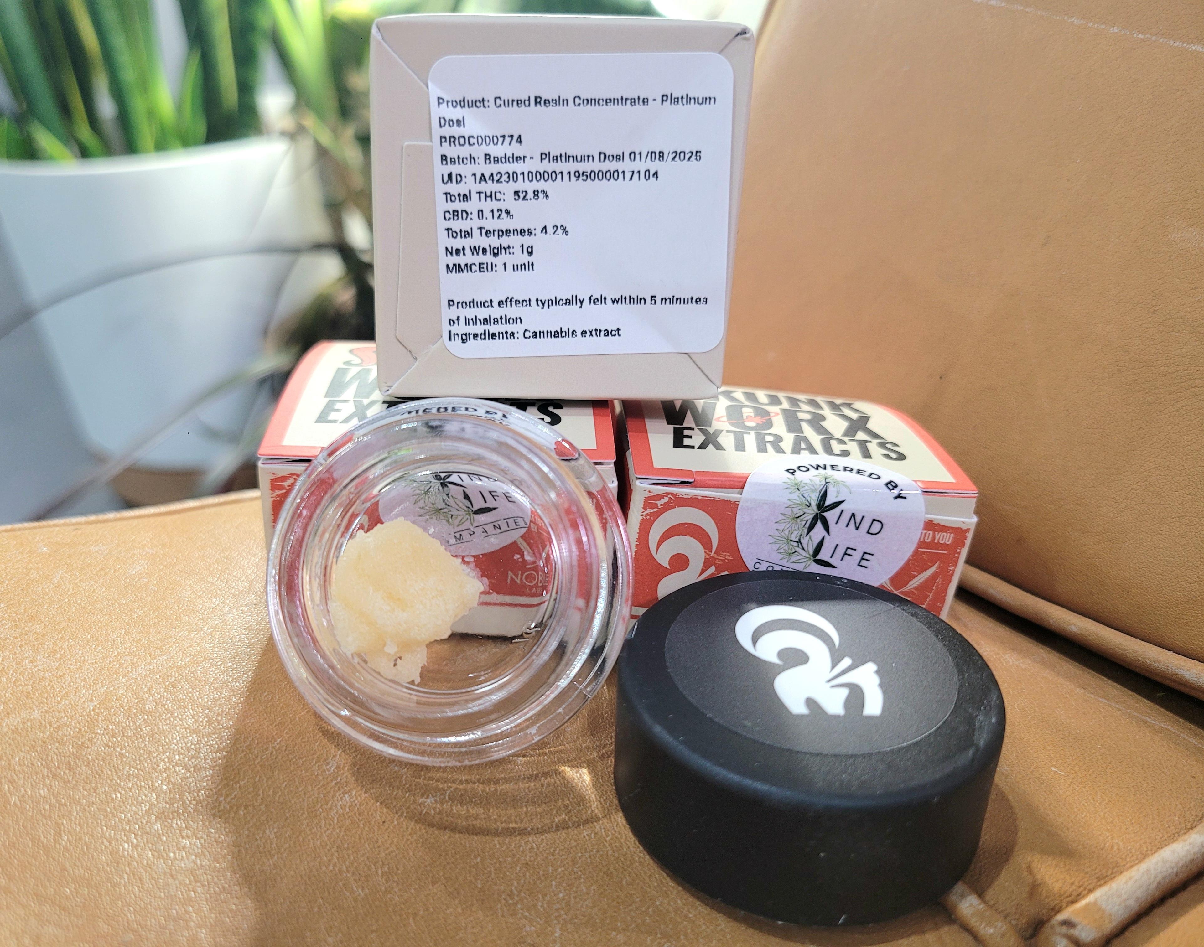 Photograph of product: Platinum Dosi | Cured Resin