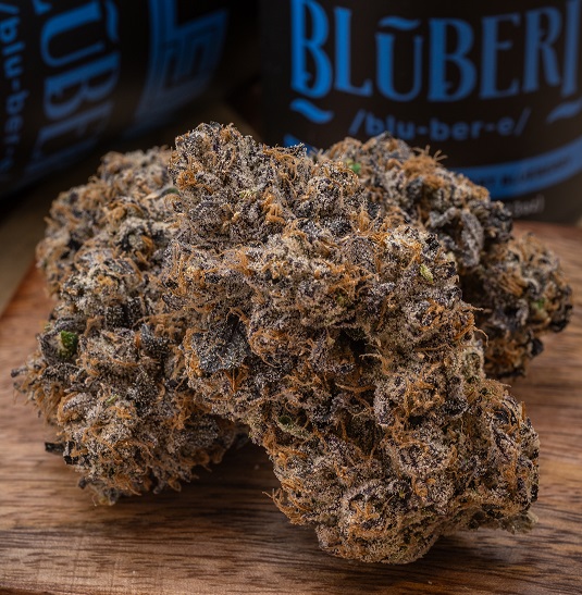 Photograph of product: BLEM 3.5g BluBeri Hybrid