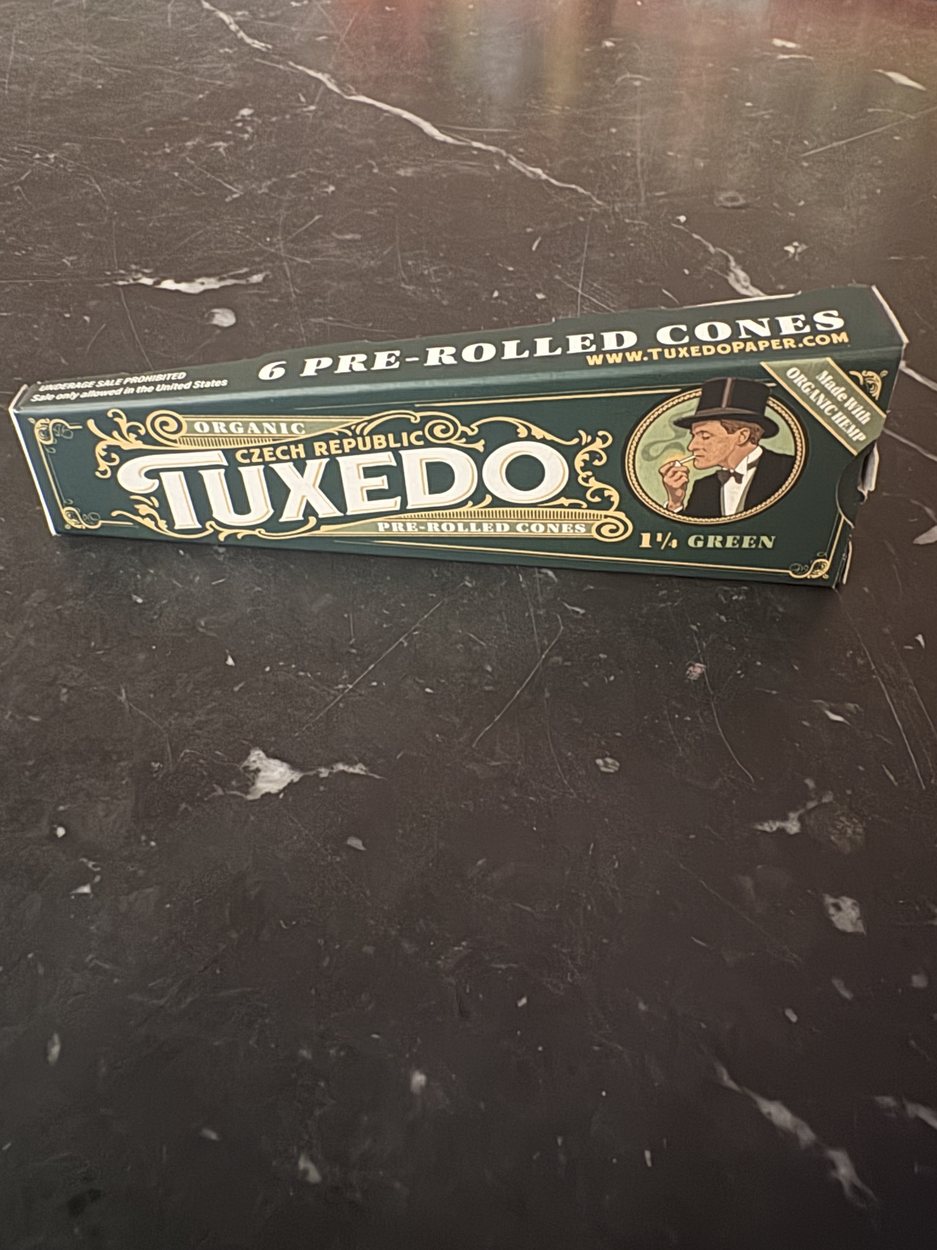 Photograph of product: Tuxedo - Green 1 -1/4 Cones