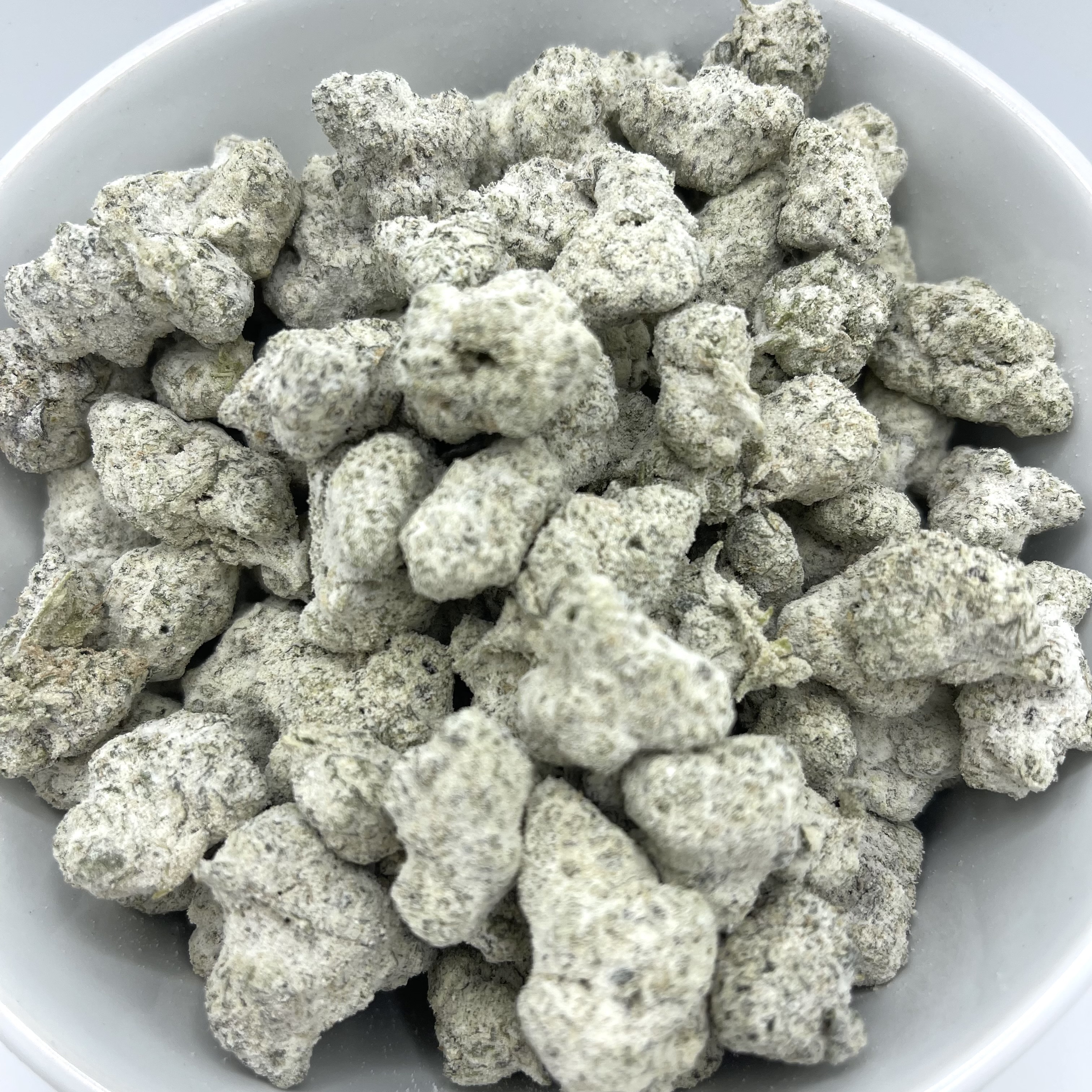 Photograph of product: Moonrock Deli - Fruit Punch Snowcaps - 2g