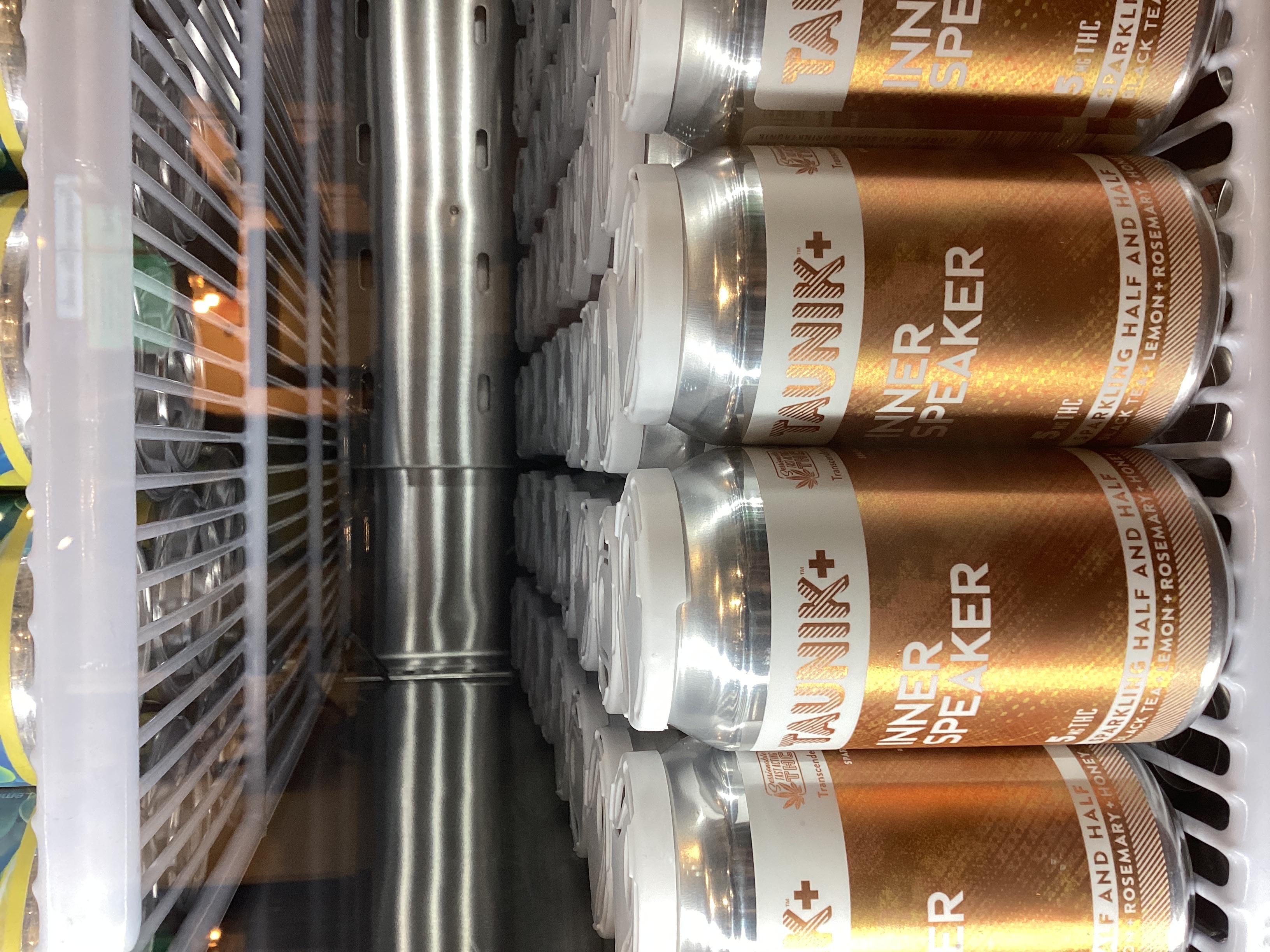 Photograph of product: Taunik | Inner Speaker | Sparkling Half & Half | Black Tea-Lemon-Rosemary-Honey | TH-oui Beverage | 5MG