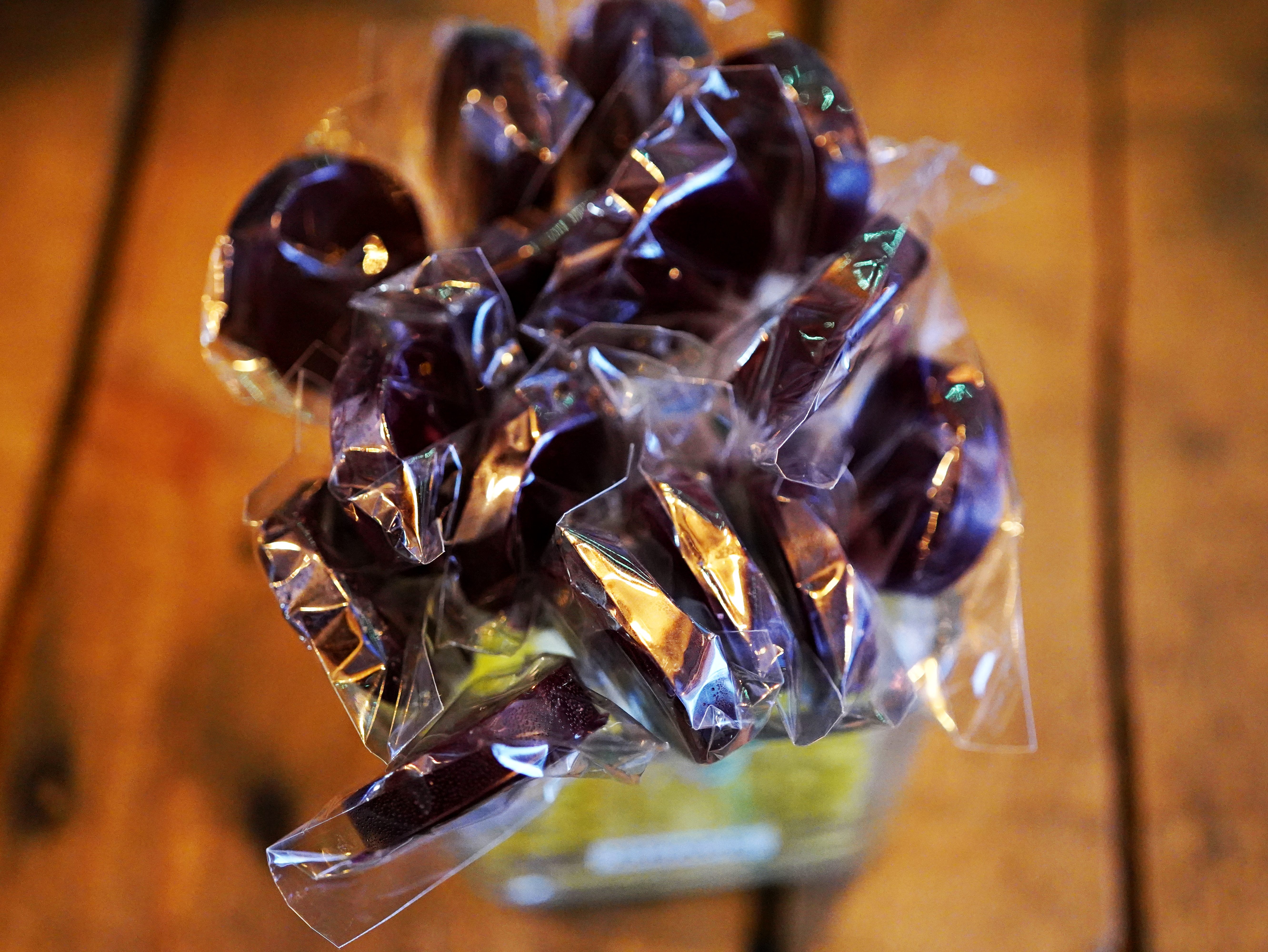 Photograph of product: Grape 50mg Lollipop