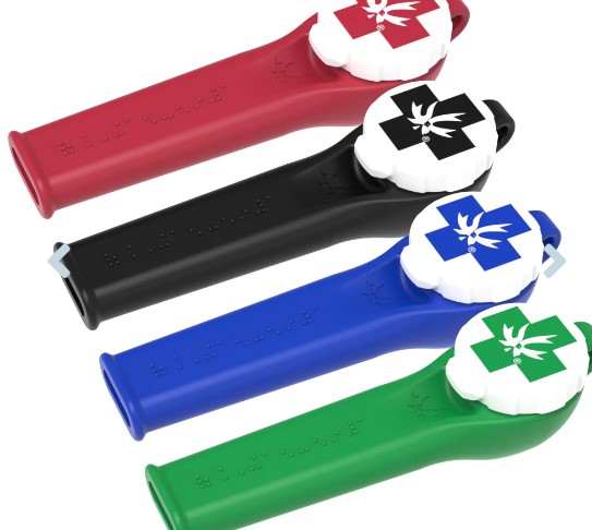 Photograph of product: PieceMaker Kiwi Silicone Hand Pipe | 3"