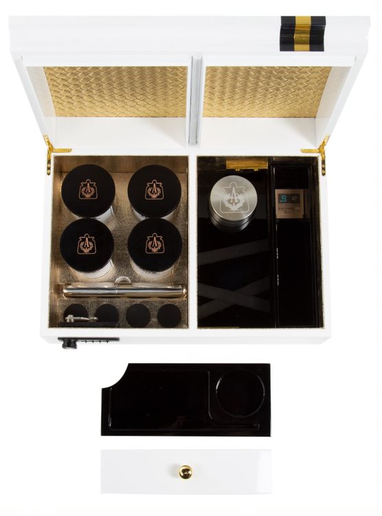 Photograph of product: Edward Limited Edition Case