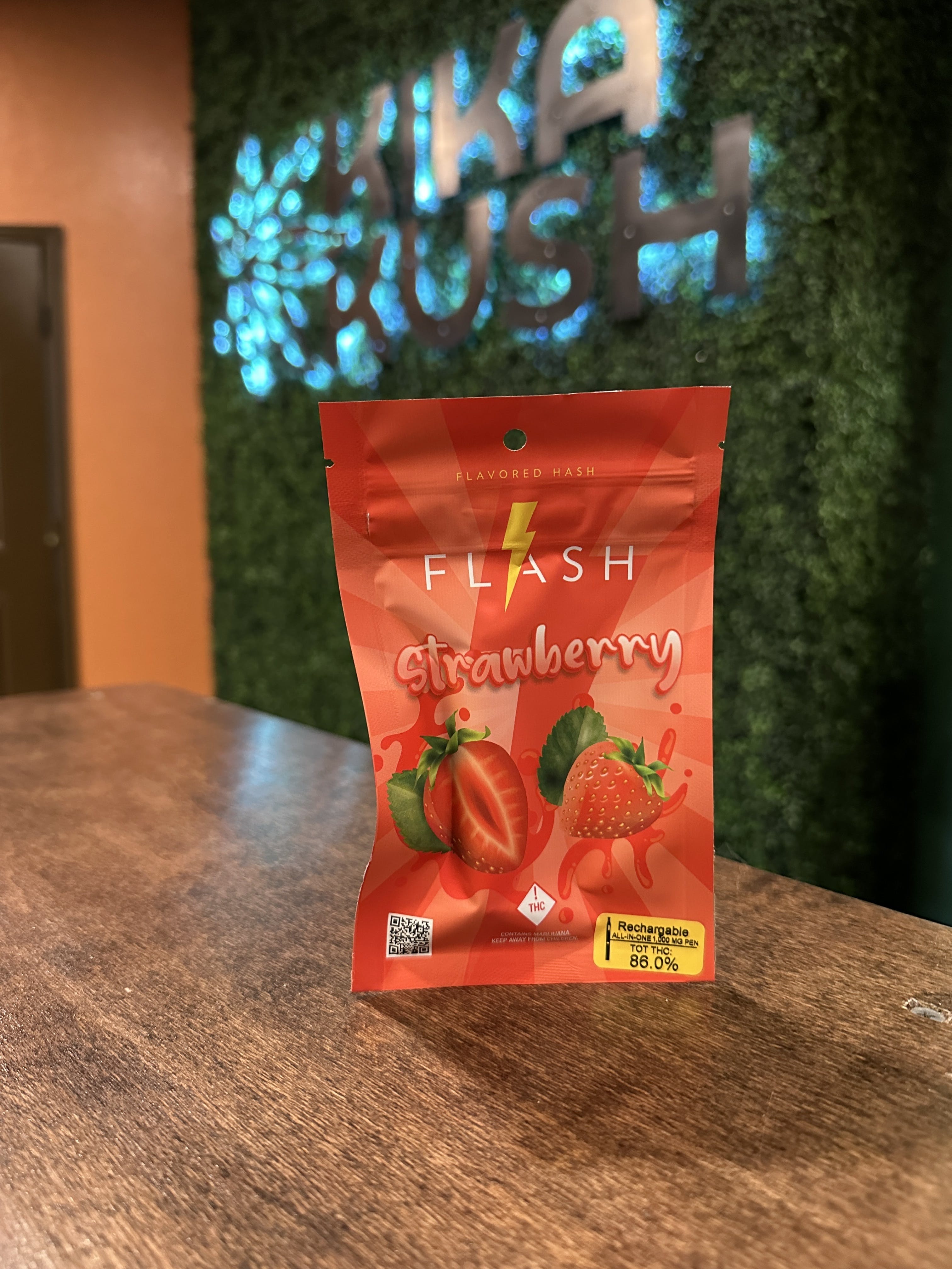 Photograph of product: Flash - Disposable Cartridge - Strawberry - 1g