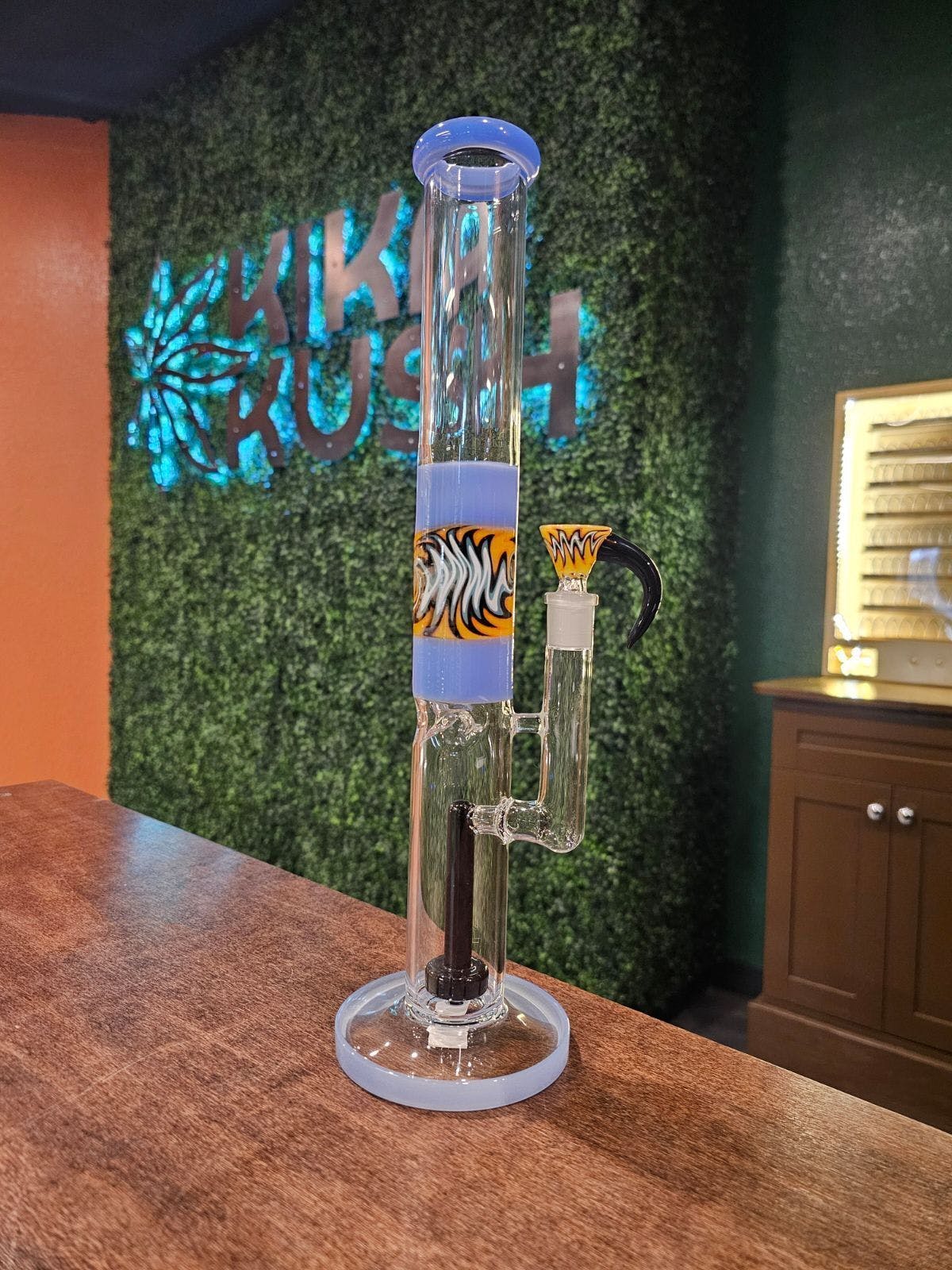 Photograph of product: Bong - 15.5in Blue Aztec With Matching Tail Bowl