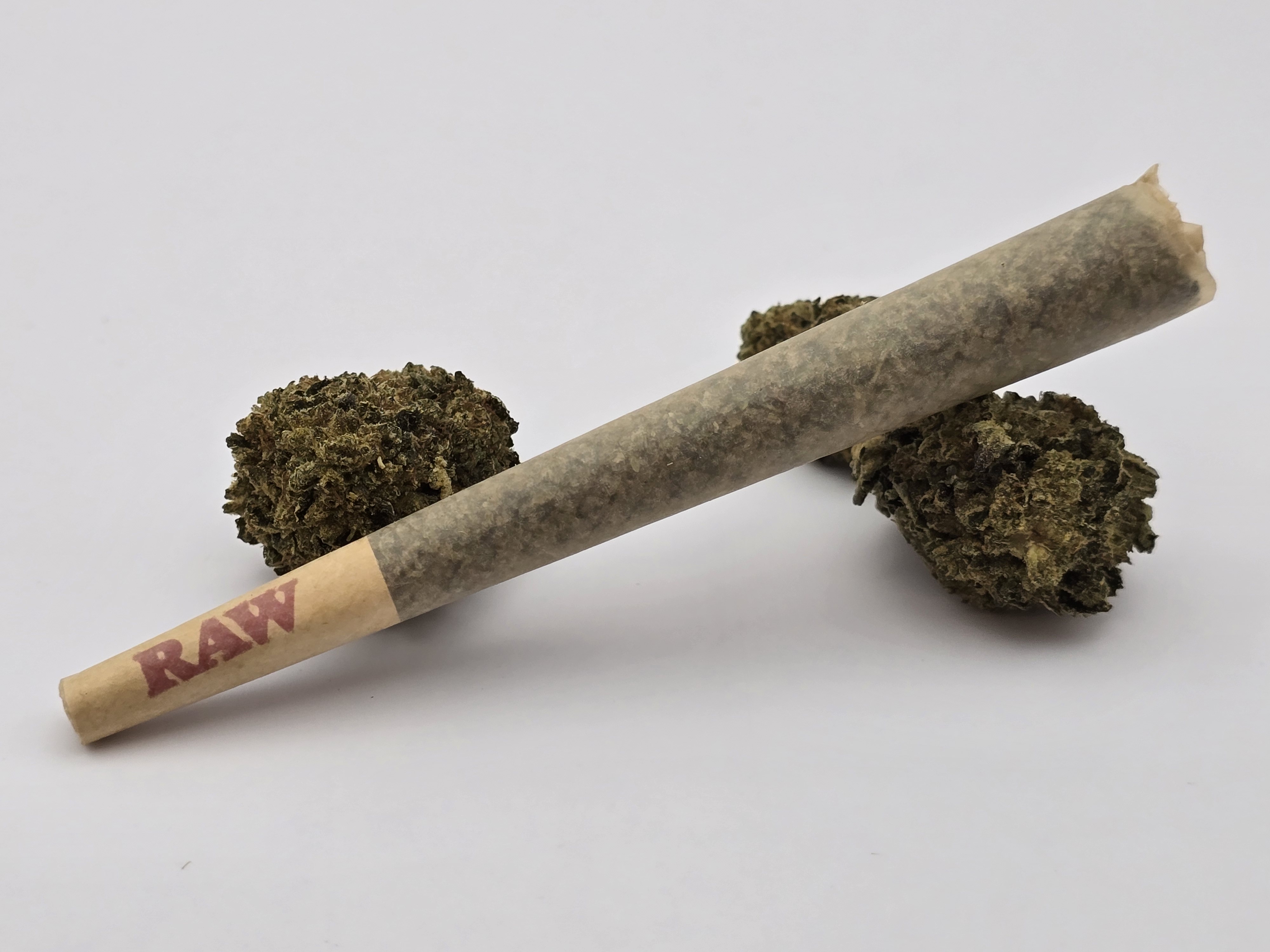 Photograph of product: Naturel Xotics - Skywalker - Moonrock Infused Preroll