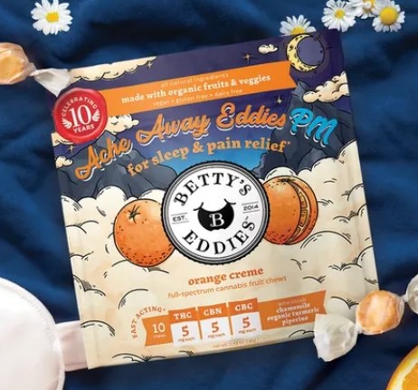 Photograph of product: Betty's Eddies Orange Creme (I) 10:1:1 TH-oui:CBN:CBC FX Chews 50mg 10pk