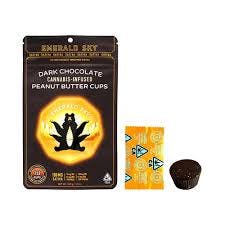 Photograph of product: Milk Chocolate  Peanut Butter Cups 10ct 100mg - 