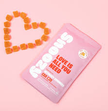 Photograph of product: Snoozy | Love Is All You Need | Gummy Edibles | 20ct