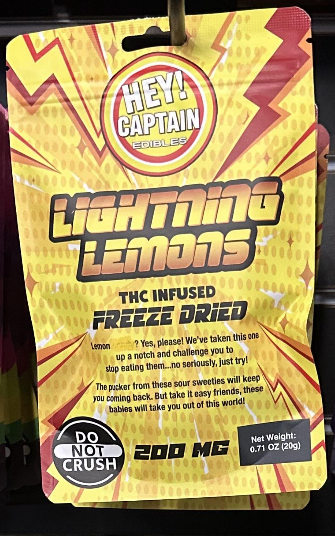 Photograph of product: Hey Captain - 200mg Freeze Dried Cosmic Crunchers - Lightning Lemons