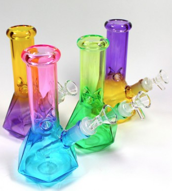 Photograph of product: DIAMOND SHAPE DOUBLE COLOR BEAKER