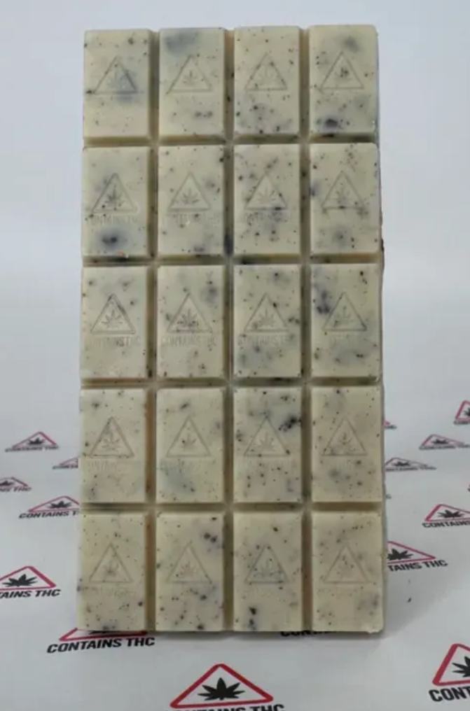 Photograph of product: White Chocolate Cookie Delight Bar 300mg
