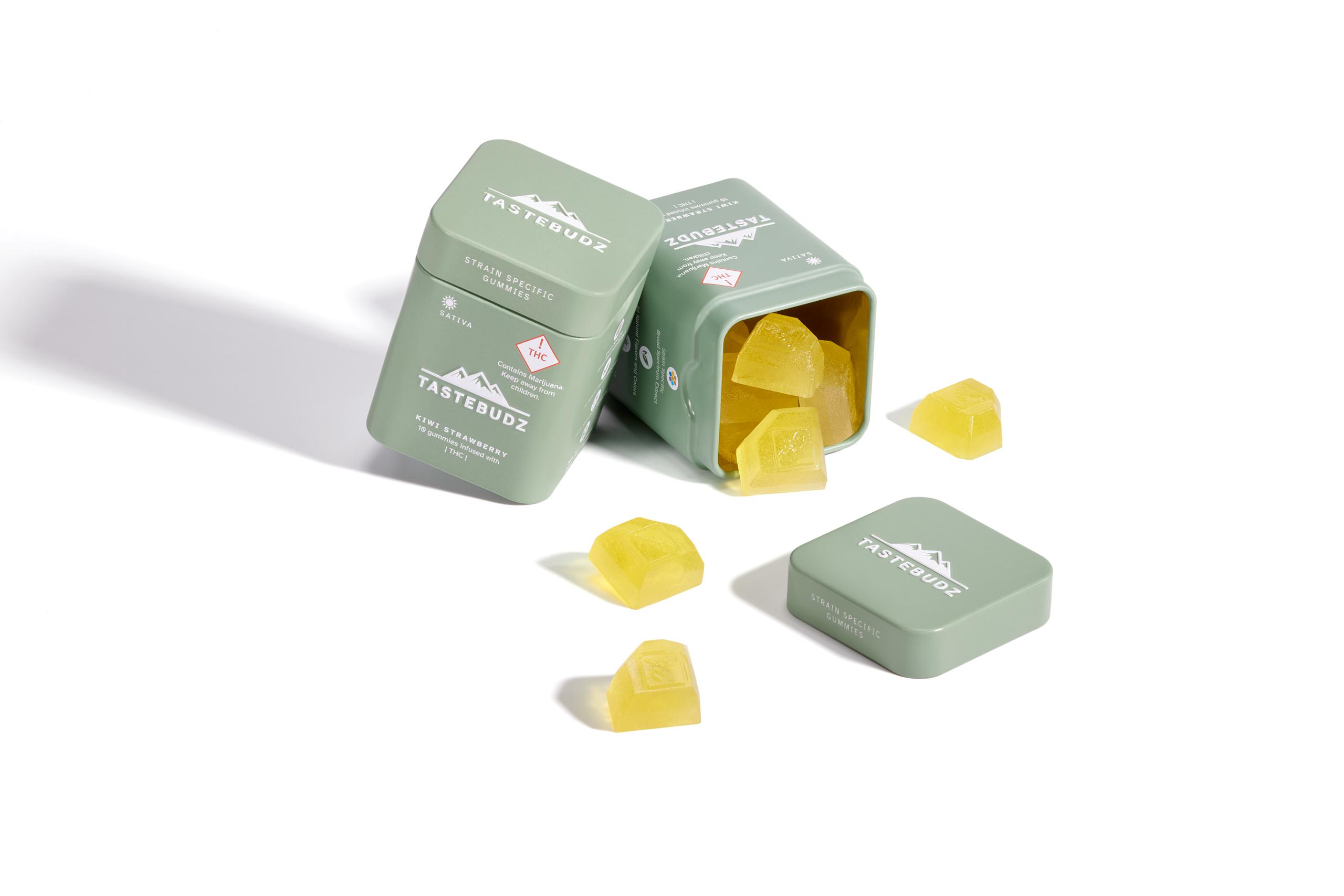 Photograph of product: Kiwi Strawberry Gummies