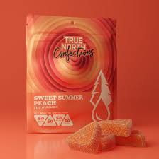 Photograph of product: TRUE NORTH | SWEET SUMMER PEACH | GUMMIES | 200MG