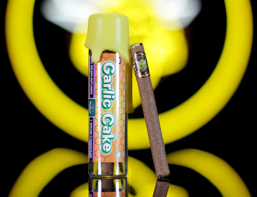Photograph of Product: Cannabee | Garlic Cake | Cannagar