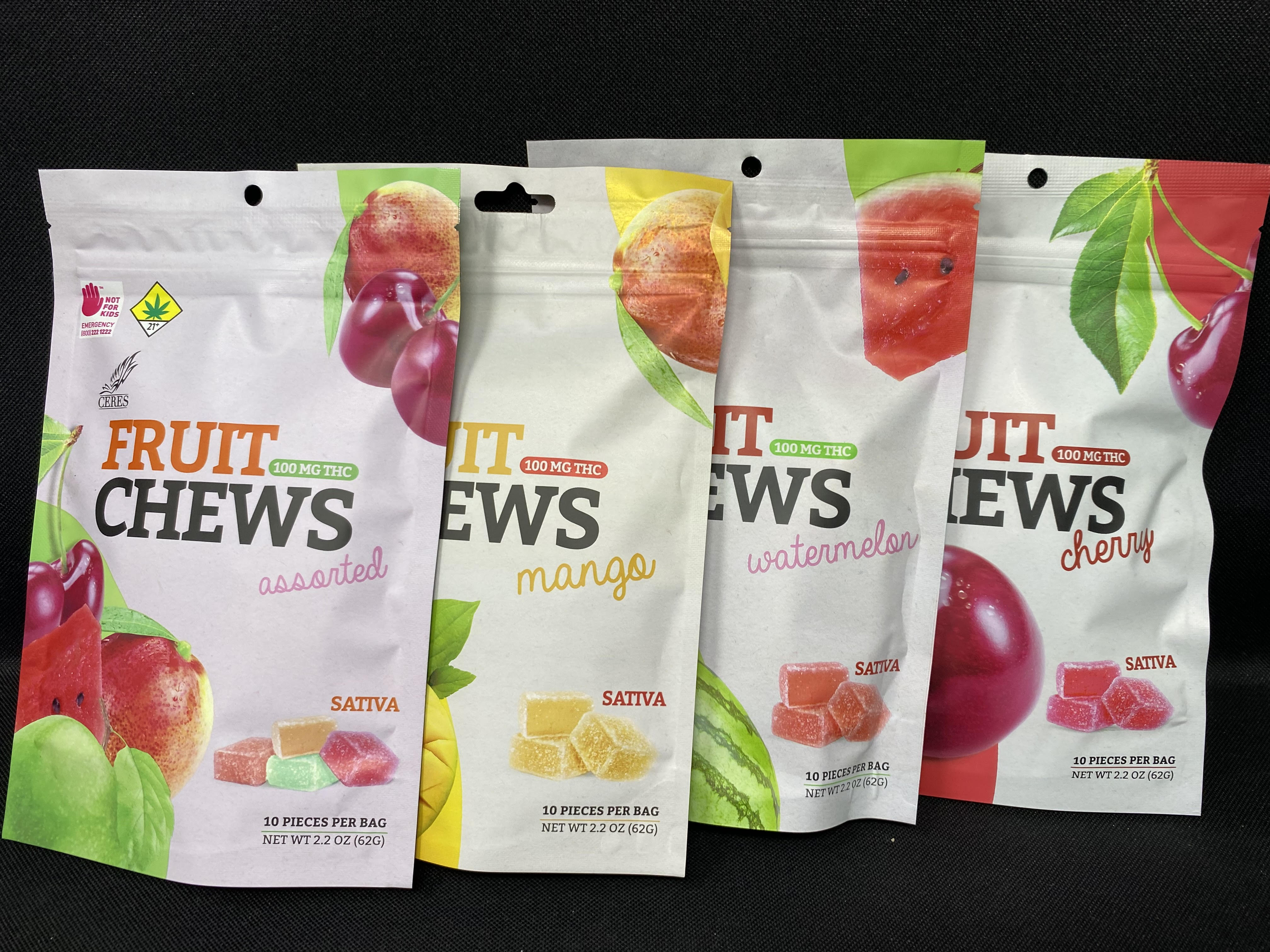 Photograph of product: Ceres Fruit Chews Assorted Oui'd 10pk