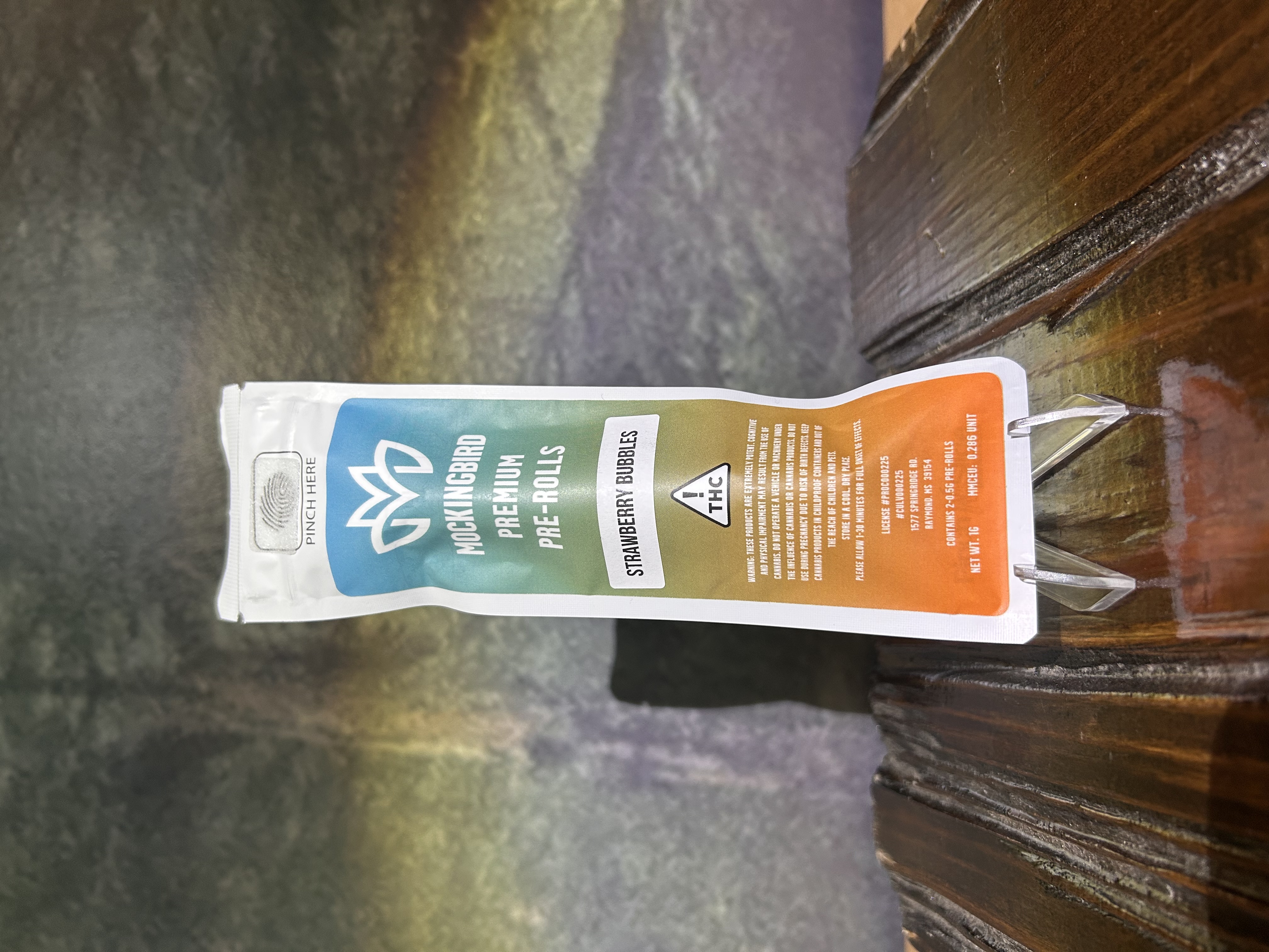 Photograph of product: Strawberry Bubbles | 2x Pre-Rolls | Mockingbird