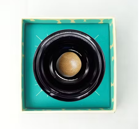 Photograph of product: Guava Banger | Live au chocolat Temple Ball | 1g