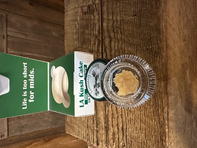 Photograph of product: Vermont Greenery LA Kush Cake au chocolat Rosin