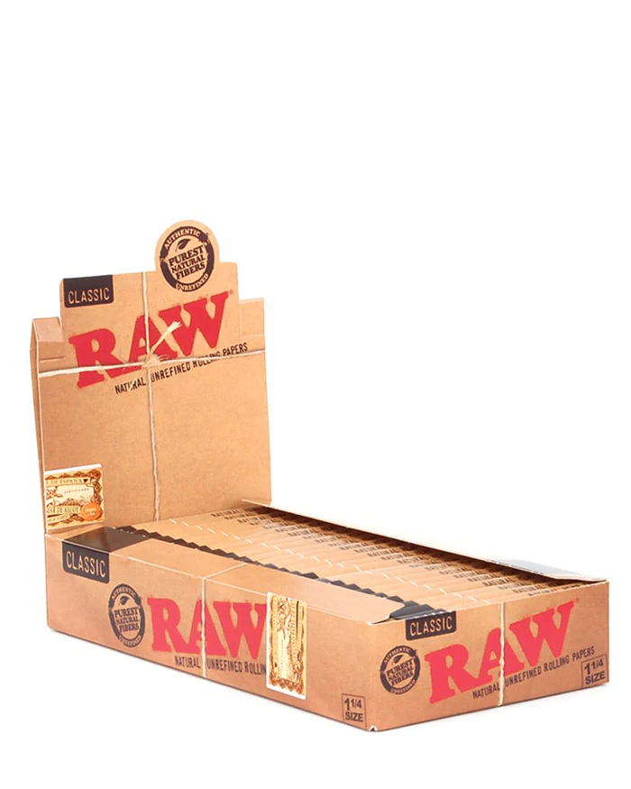 Photograph of product: RAW Classic Rolling Papers | 1-1/4"