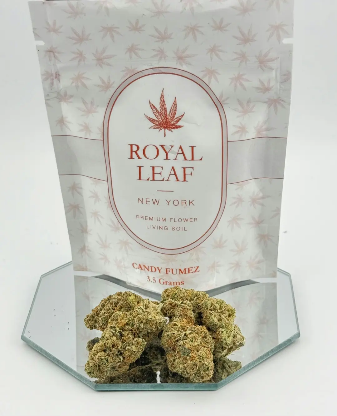 Photograph of product: ROYAL LEAF | BAG FLOWER | CANDY FUMEZ - 3.5g