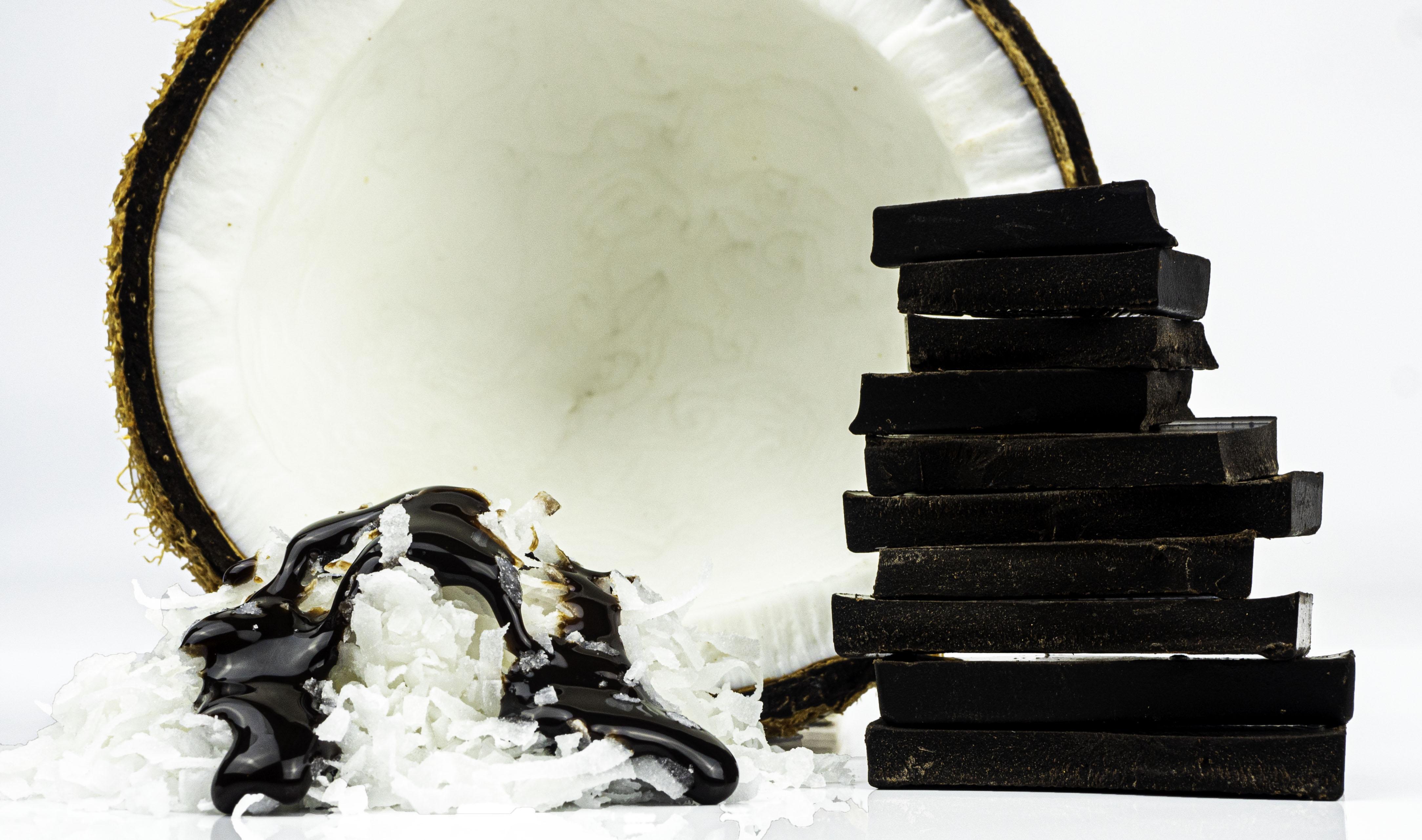 Photograph of product: Midnight Bar - Toasted Coconut Dark Chocolate - 200mg